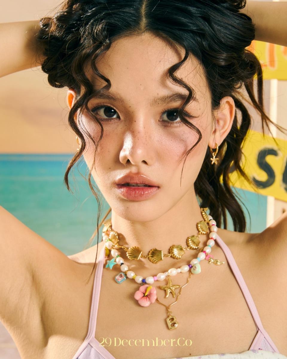 Charm selection at pop-up bar