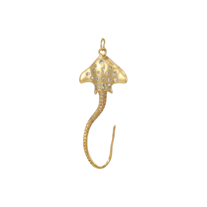 diamond string ray charm